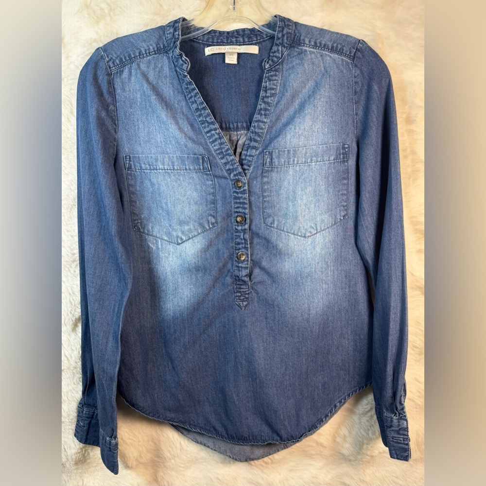 LC Lauren Conrad Medium Wash Chambray Button-Front Shirt